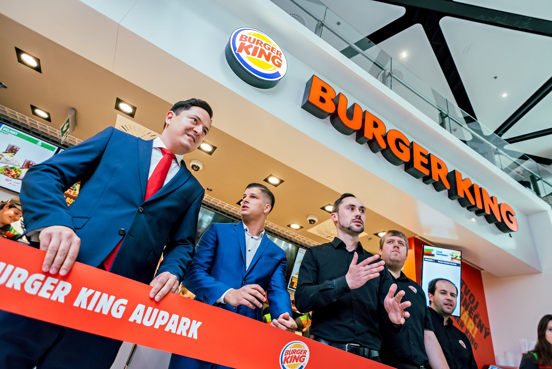 eventovy-maros-markovic-firemny-burger-king-aupark-whooper